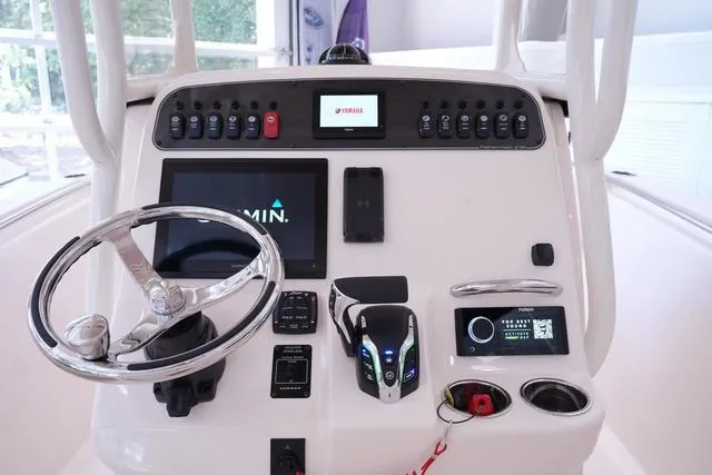 Slide: The Image of Grady-White Fisherman 236 2025 - 9