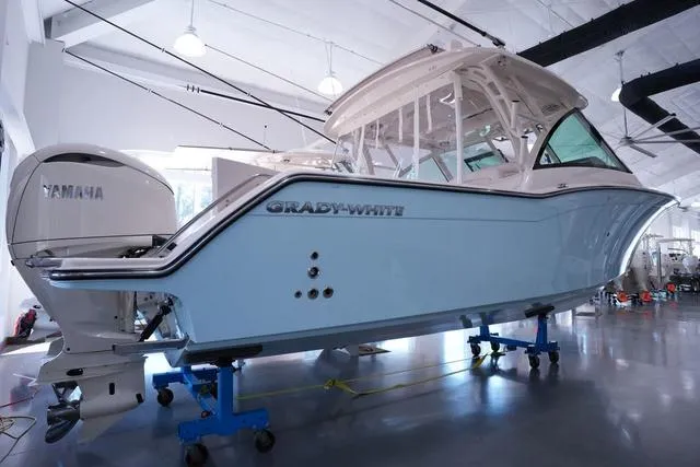 Slide: The Image of Grady-White Freedom 325 2025 - 17