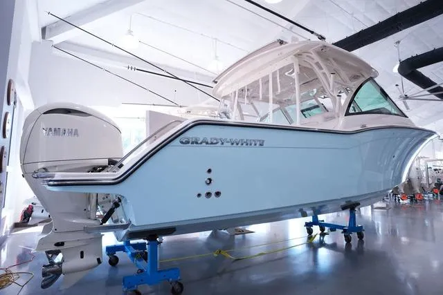 Slide: The Image of Grady-White Freedom 325 2025 - 18