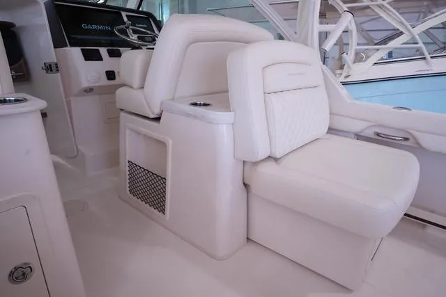 Slide: The Image of Grady-White Freedom 325 2025 - 25