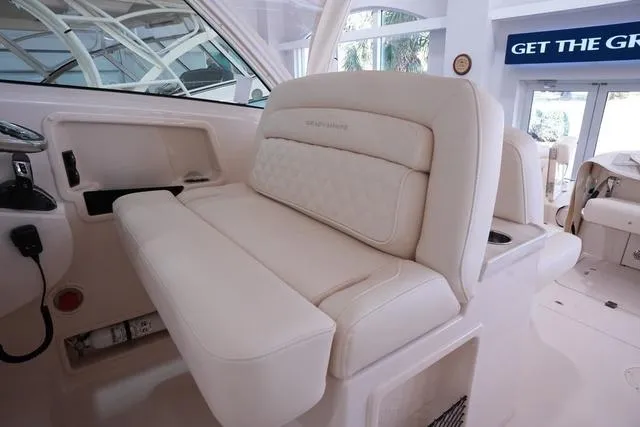 Slide: The Image of Grady-White Freedom 325 2025 - 28