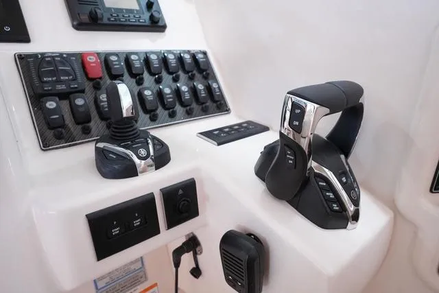 Slide: The Image of Grady-White Freedom 325 2025 - 35