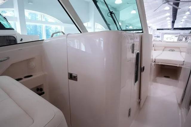 Slide: The Image of Grady-White Freedom 325 2025 - 39