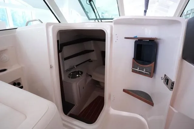 Slide: The Image of Grady-White Freedom 325 2025 - 44