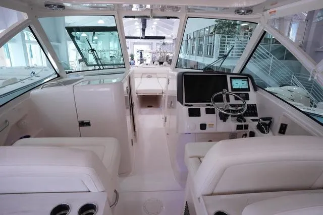 Slide: The Image of Grady-White Freedom 325 2025 - 47