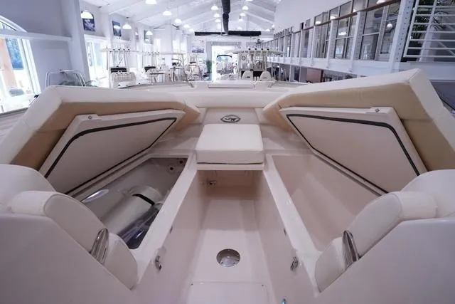 Slide: The Image of Grady-White Freedom 325 2025 - 52