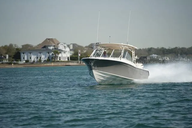 Slide: The Image of Grady-White Freedom 285 2025 - 10