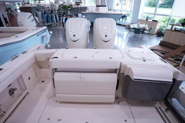 Slide: The Image of Grady-White Freedom 285 2025 - 15