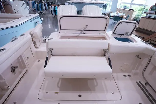 Slide: The Image of Grady-White Freedom 285 2025 - 16