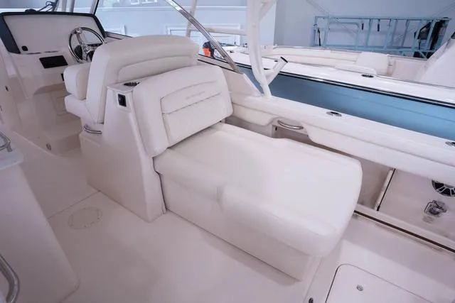 Slide: The Image of Grady-White Freedom 285 2025 - 18