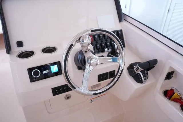 Slide: The Image of Grady-White Freedom 285 2025 - 26