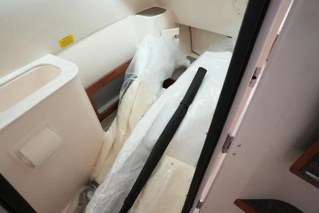 Slide: The Image of Grady-White Freedom 285 2025 - 27