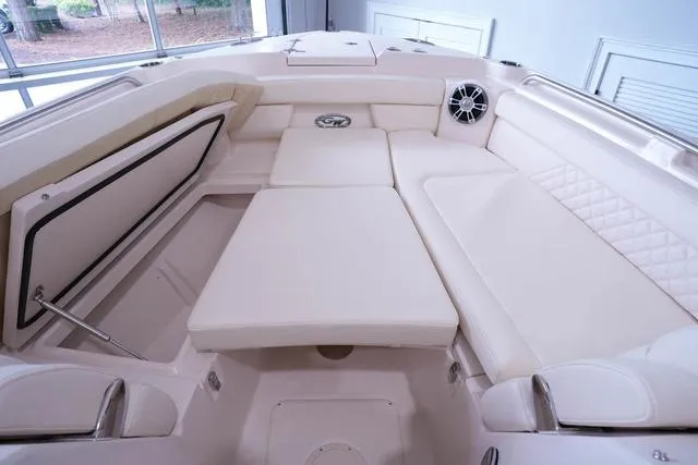 Slide: The Image of Grady-White Freedom 285 2025 - 29