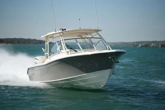 Slide: The Image of Grady-White Freedom 285 2025 - 3