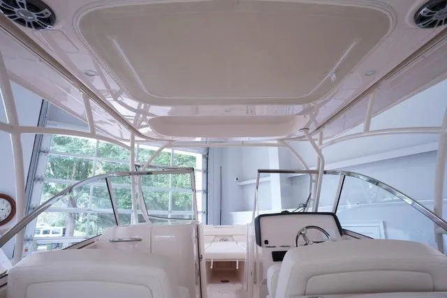 Slide: The Image of Grady-White Freedom 285 2025 - 35