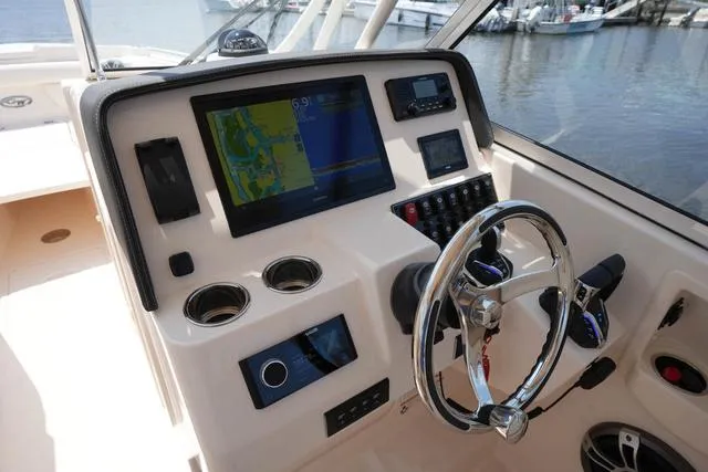 Slide: The Image of Grady-White Freedom 285 2025 - 36