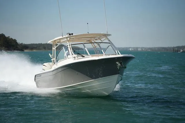 Slide: The Image of Grady-White Freedom 285 2025 - 4