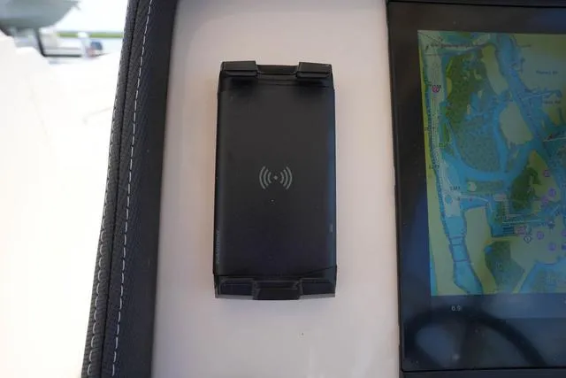 Slide: The Image of Grady-White Freedom 285 2025 - 42