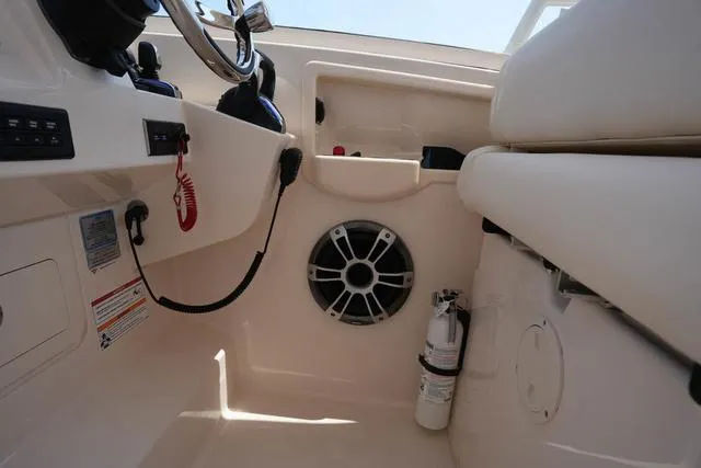 Slide: The Image of Grady-White Freedom 285 2025 - 43