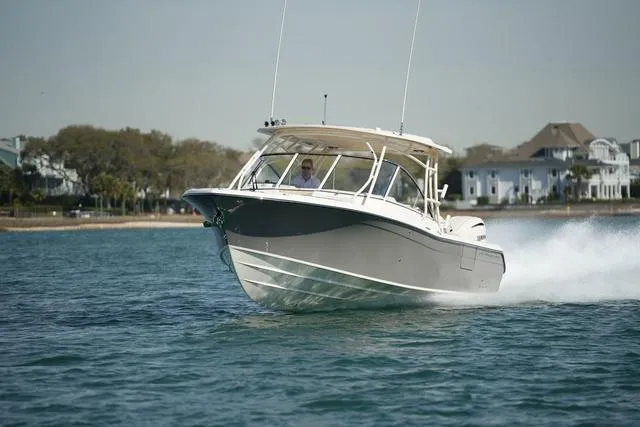 Slide: The Image of Grady-White Freedom 285 2025 - 8