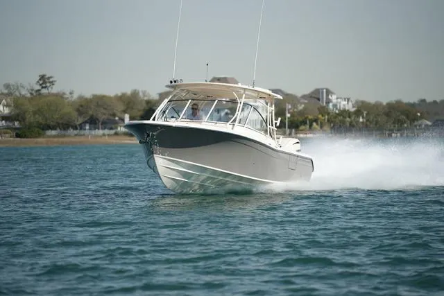 Slide: The Image of Grady-White Freedom 285 2025 - 9