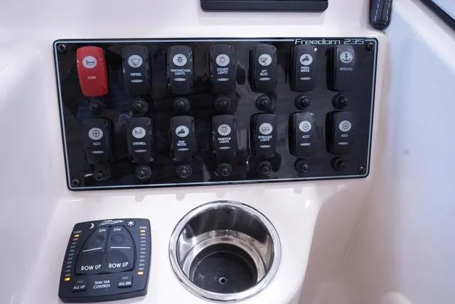 Slide: The Image of Grady-White Freedom 235 2025 - 22