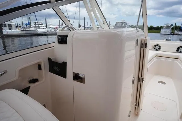 Slide: The Image of Grady-White Freedom 235 2025 - 33