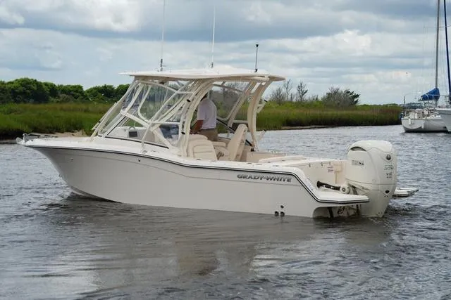 Slide: The Image of Grady-White Freedom 235 2025 - 5