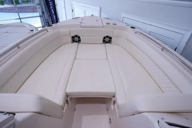 Slide: The Image of Grady-White Freedom 275 2025 - 21