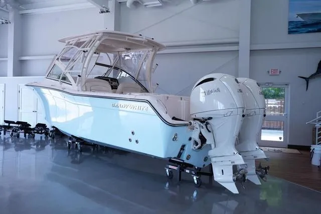 Slide: The Image of Grady-White Freedom 275 2025 - 3