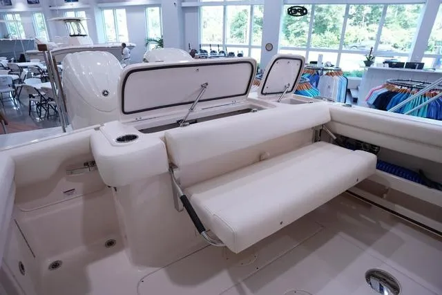 Slide: The Image of Grady-White Freedom 275 2025 - 6