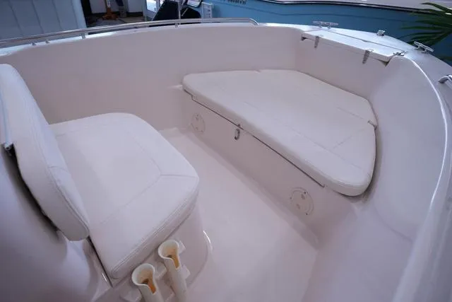 Slide: The Image of Grady-White Fisherman 180 2025 - 10