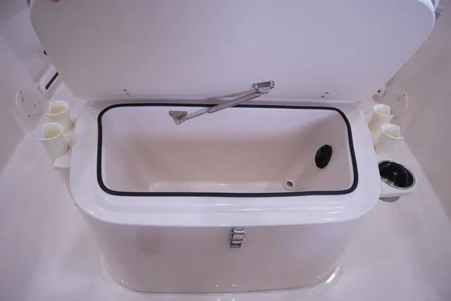 Slide: The Image of Grady-White Fisherman 180 2025 - 11