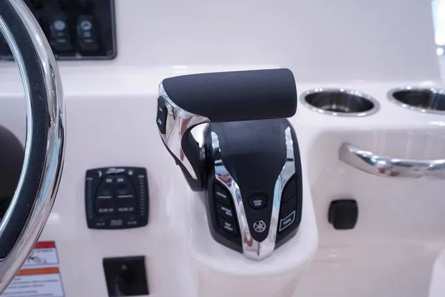 Slide: The Image of Grady-White Fisherman 180 2025 - 9