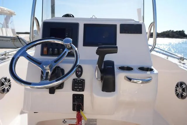 Slide: The Image of Grady-White Fisherman 180 2023 - 18