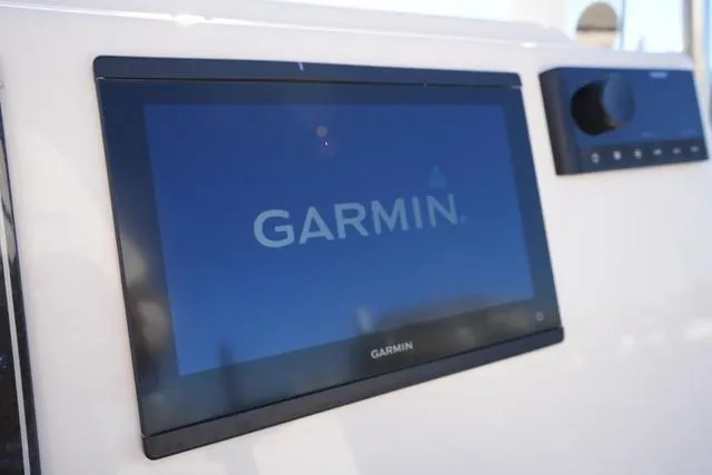 Slide: The Image of Grady-White Fisherman 180 2023 - 19