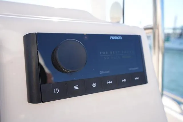 Slide: The Image of Grady-White Fisherman 180 2023 - 20