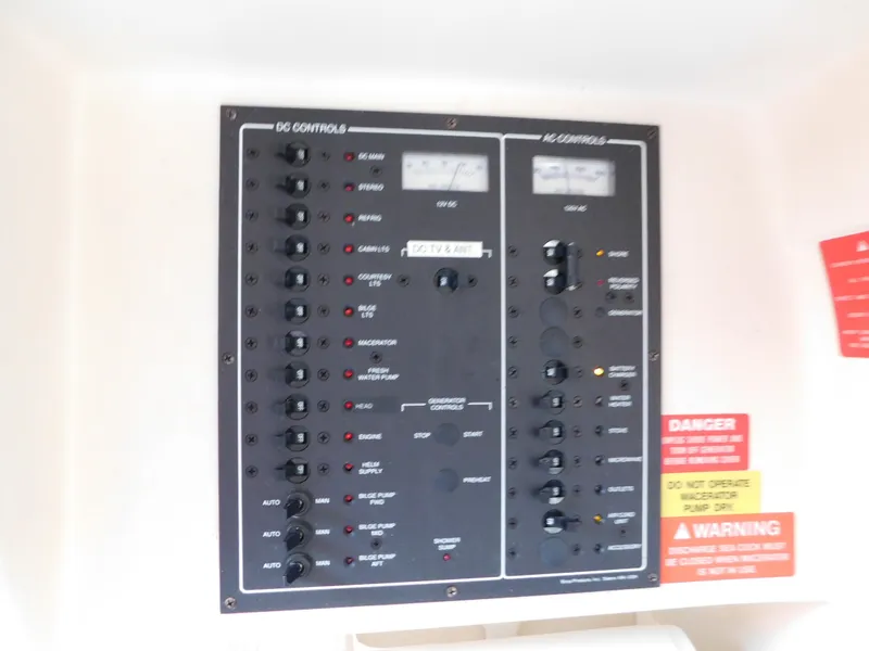 Slide: The Image of Mainship Pilot 30 1999 - 52