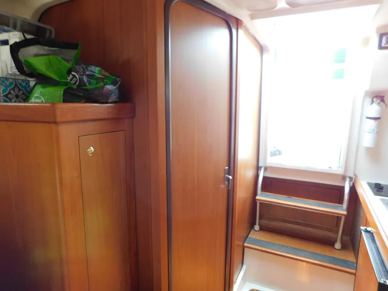 Slide: The Image of Mainship Pilot 30 1999 - 54