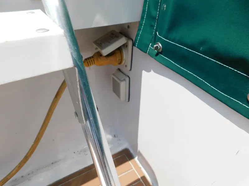 Slide: The Image of Mainship Pilot 30 1999 - 63