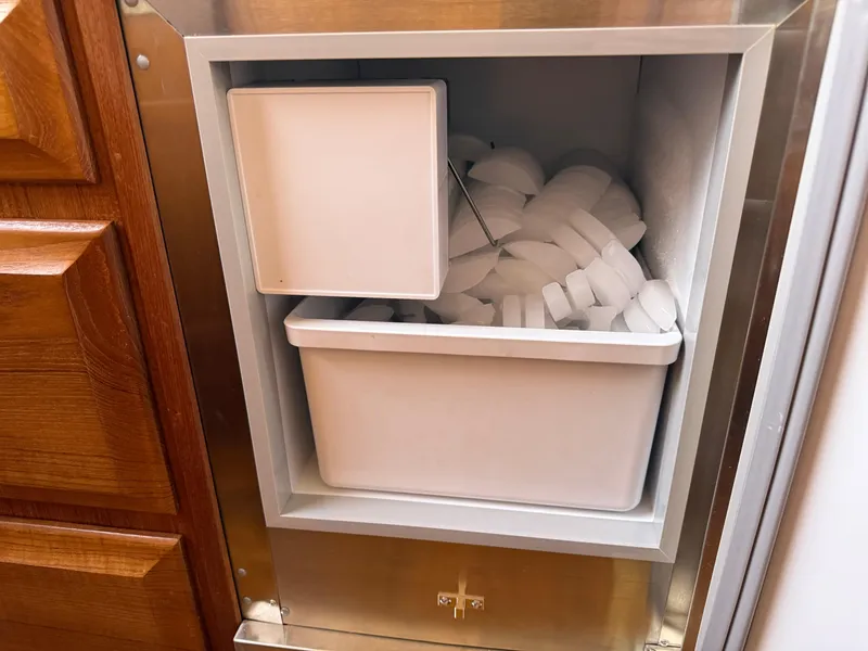 Slide: The Image of Viking 35 Convertible 1989 - 26