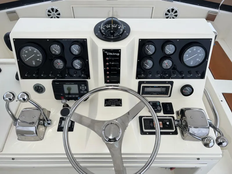 Slide: The Image of Viking 35 Convertible 1989 - 7