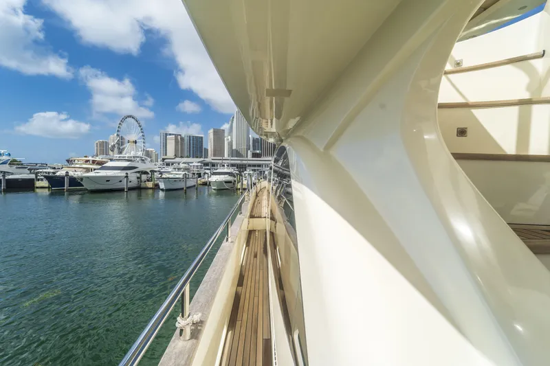 Slide: The Image of Azimut 75 2008 - 58