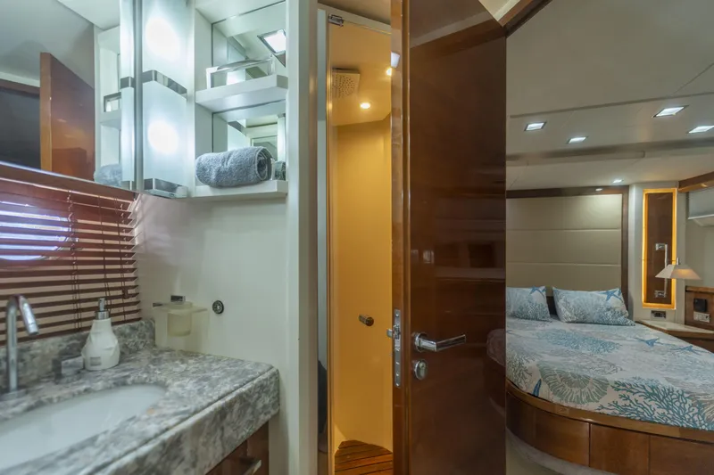 Slide: The Image of Azimut 75 2008 - 79