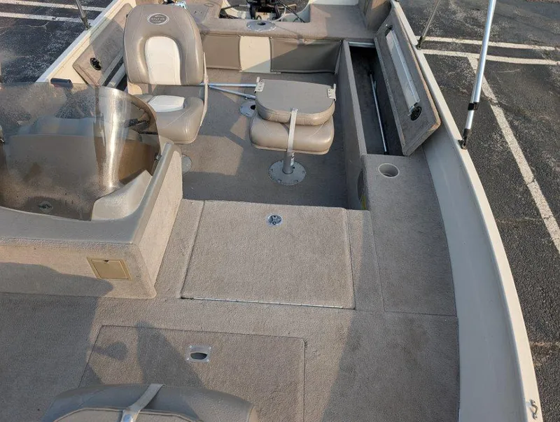 Slide: The Image of Sylvan 1600 Explorer SC 2005 - 8