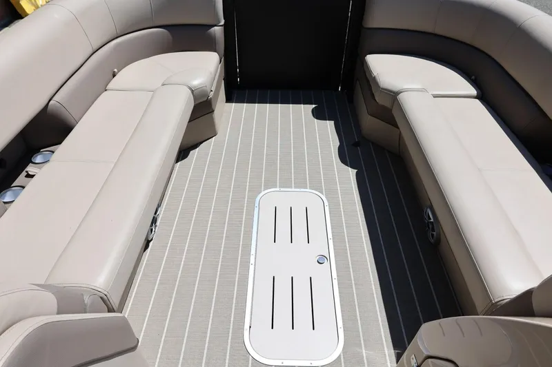 Slide: The Image of Bentley Pontoons 253 ELITE SWINGBACK DUAL CAPTAIN 2024 - 21