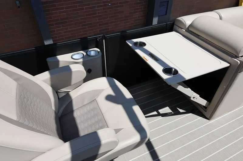Slide: The Image of Bentley Pontoons 253 ELITE SWINGBACK DUAL CAPTAIN 2024 - 26