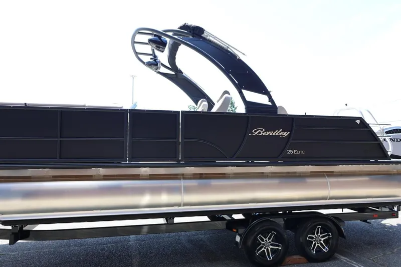Slide: The Image of Bentley Pontoons 253 ELITE SWINGBACK DUAL CAPTAIN 2024 - 5