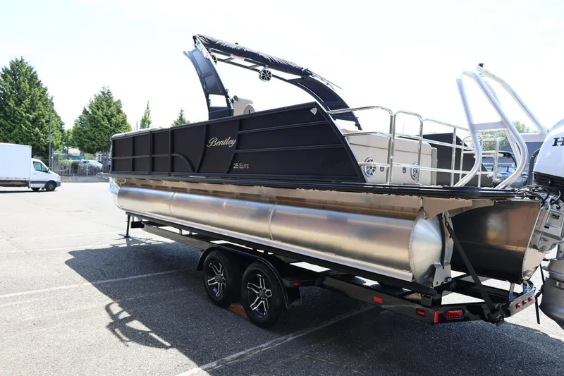 Slide: The Image of Bentley Pontoons 253 ELITE SWINGBACK DUAL CAPTAIN 2024 - 6