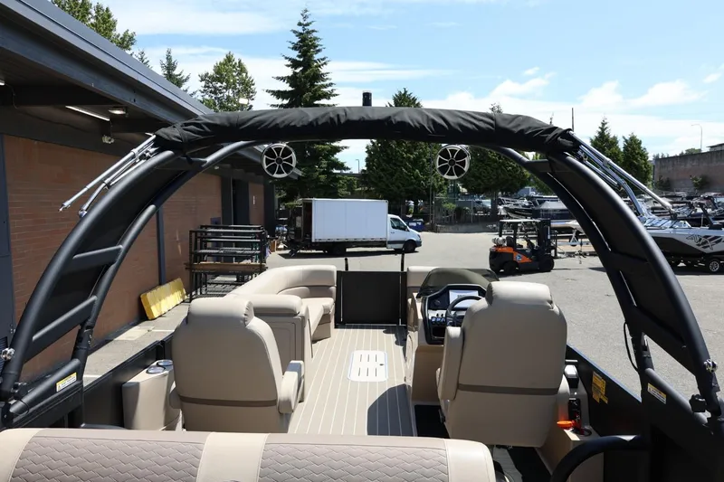 Slide: The Image of Bentley Pontoons 253 ELITE SWINGBACK DUAL CAPTAIN 2024 - 9